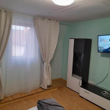 克卢日-纳波卡Garsoniera Sic Zona Terapia Zona Linistita La Casa Cu Parcare公寓 外观 照片